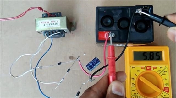 简单方法制作220V转12V直流稳压电压